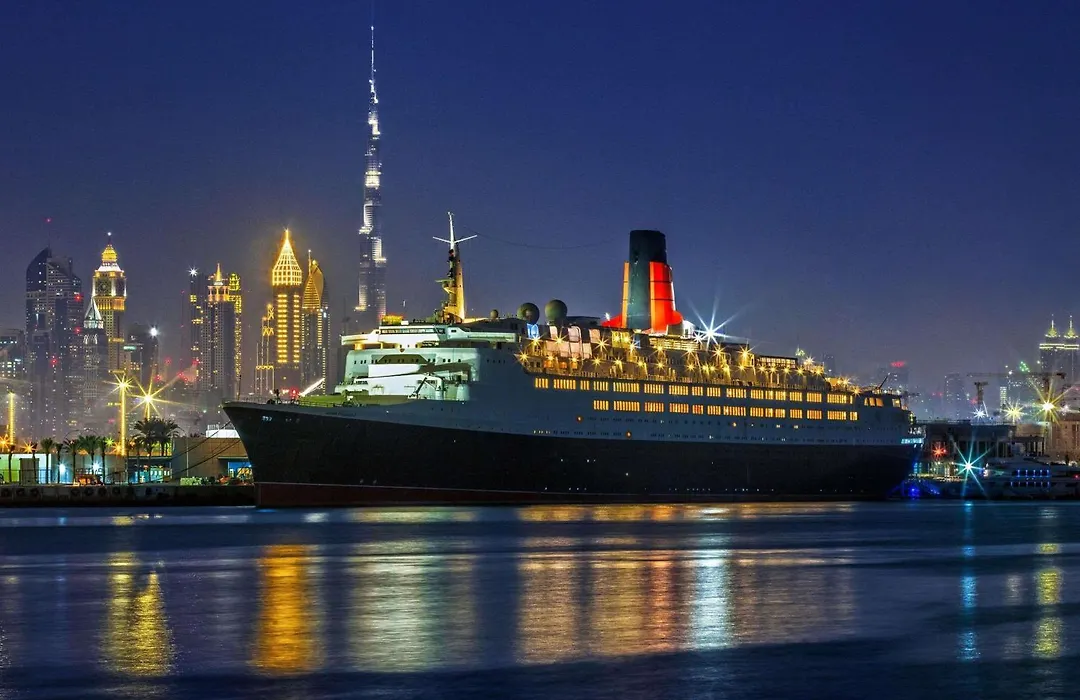 Queen Elizabeth 2 Hotel-1